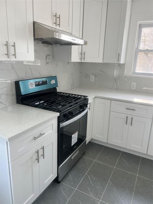 upper-2318 Milburn Ave, Baldwin, NY, 11510-3319 | Card Image