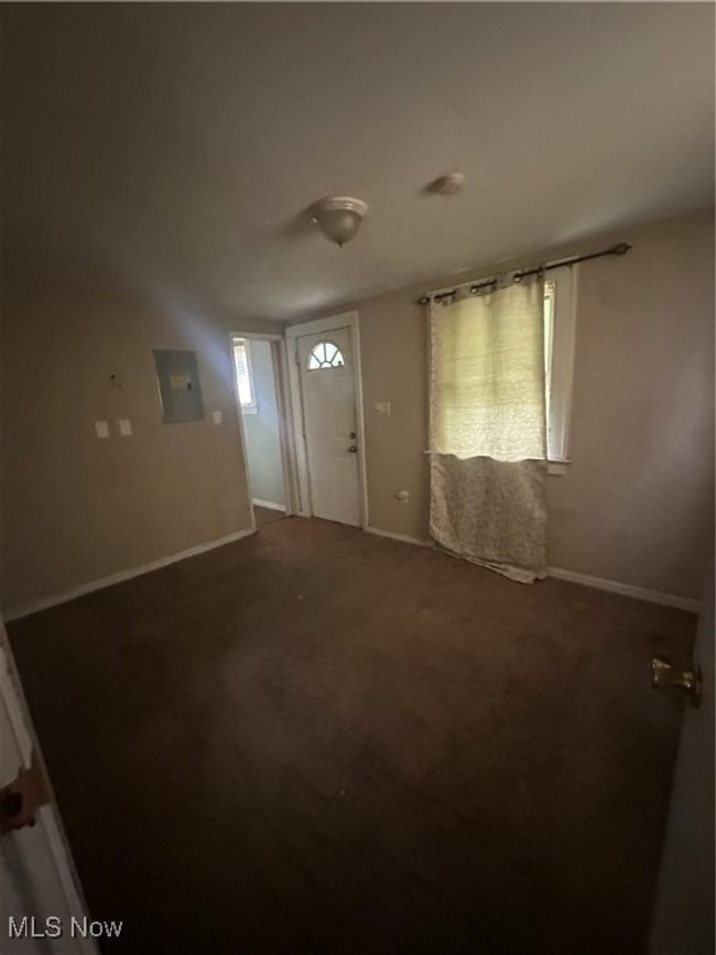 Small bedroom in back of house | Image 6