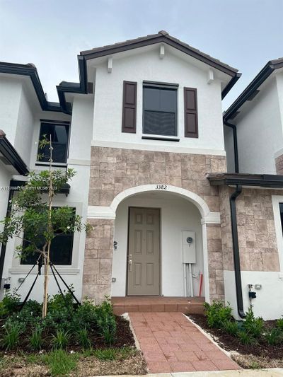 NA - 3382 W 114th Ter, Townhouse with 3 bedrooms, 2 bathrooms and null parking in Hialeah FL | Image 1