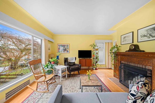 3114 Graveley St, House other with 4 bedrooms, 2 bathrooms and 1 parking in Vancouver BC | Image 9