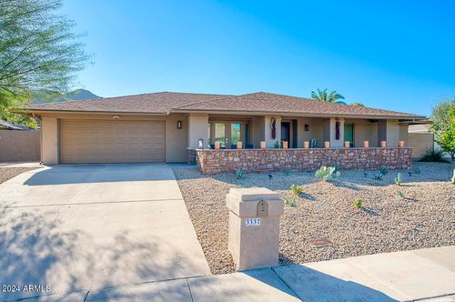 3337 E Las Rocas Dr, Phoenix, AZ, 85028-4914 | Card Image