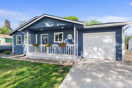 317 W Park Ave, New Plymouth, ID, 83655-7718 | Card Image