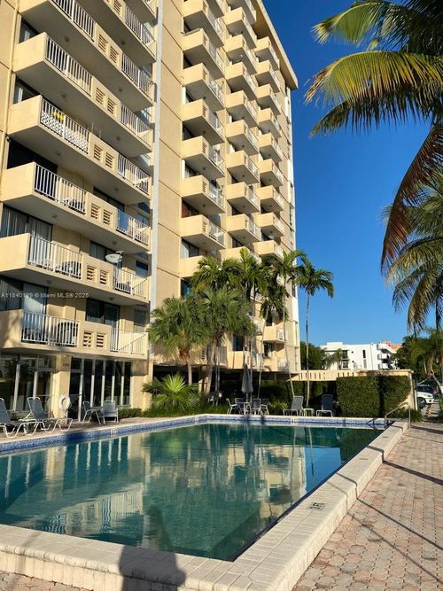 apt-1211-2350 Ne 135th St, North Miami, FL, 33181-3500 | Card Image
