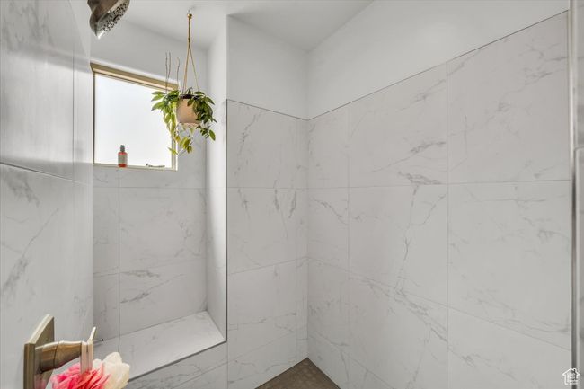 Full bath with a tile shower | Image 20