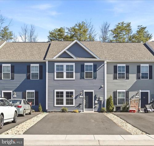 32 Pitch Pine Ct, BUNKER HILL, WV, 25413-3121 | Card Image