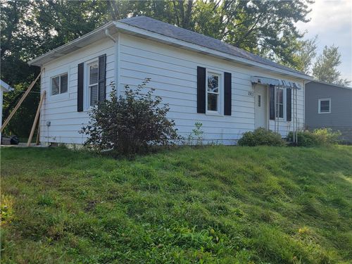 1911 Warden St, Eau Claire, WI, 54703-4962 | Card Image