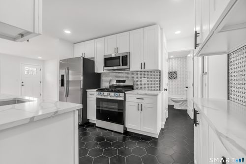 7 Moscariello Pl, Norwalk, CT, 06854-4200 | Card Image