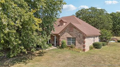 9601 S 282nd East Avenue, House other with 3 bedrooms, 2 bathrooms and null parking in Broken Arrow OK | Image 2