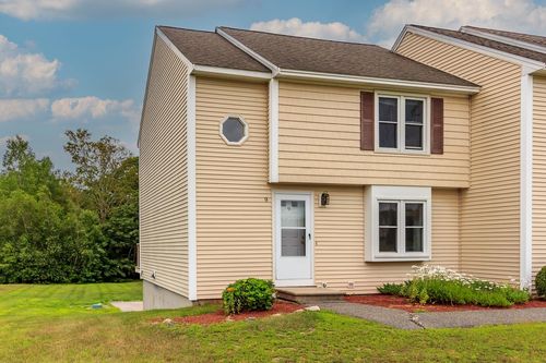 9 Scott Ln, Sandown, NH, 03873-2138 | Card Image