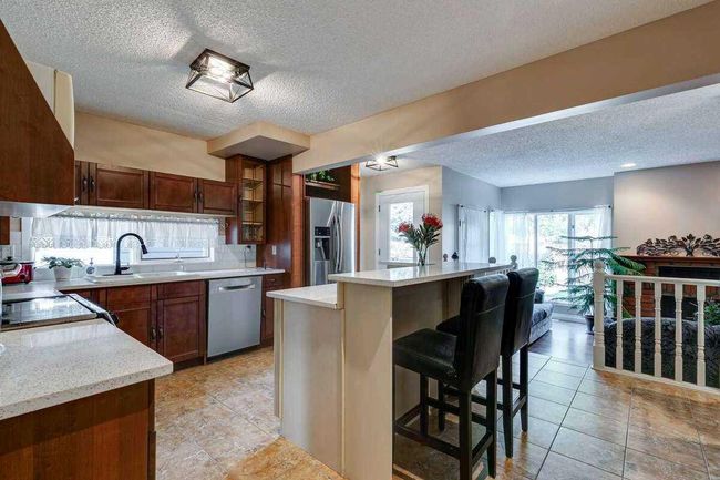 19 Sunhaven Way Se, Home with 5 bedrooms, 3 bathrooms and 4 parking in Calgary AB | Image 20