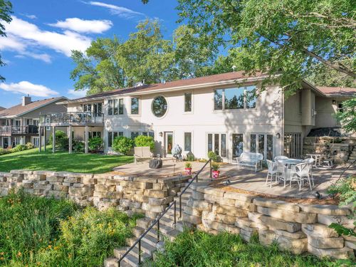 16933 256th Ave, Spirit Lake, IA, 51360-6877 | Card Image