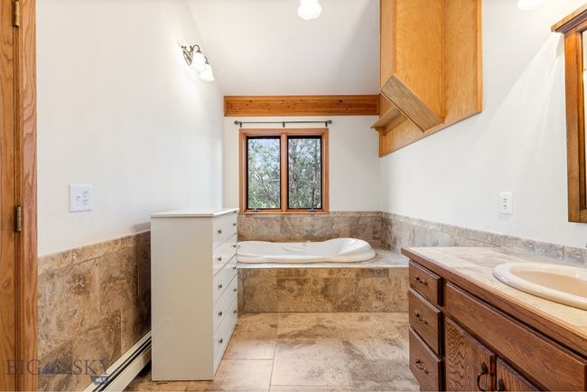 Master bathroom | Image 27