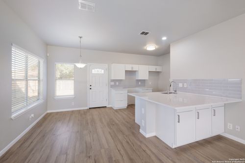 7211 Falcon Trl, San Antonio, TX, 78227-1739 | Card Image