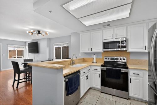 8927 Windham Ct, Spring Valley, CA, 91977-3300 | Card Image