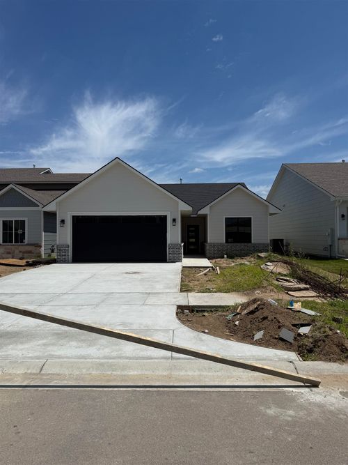 5588 Wandering Way, Maize, KS, 67101-8625 | Card Image