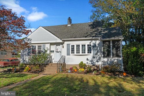 2915 Lawnton Ave, BRISTOL, PA, 19007-2435 | Card Image