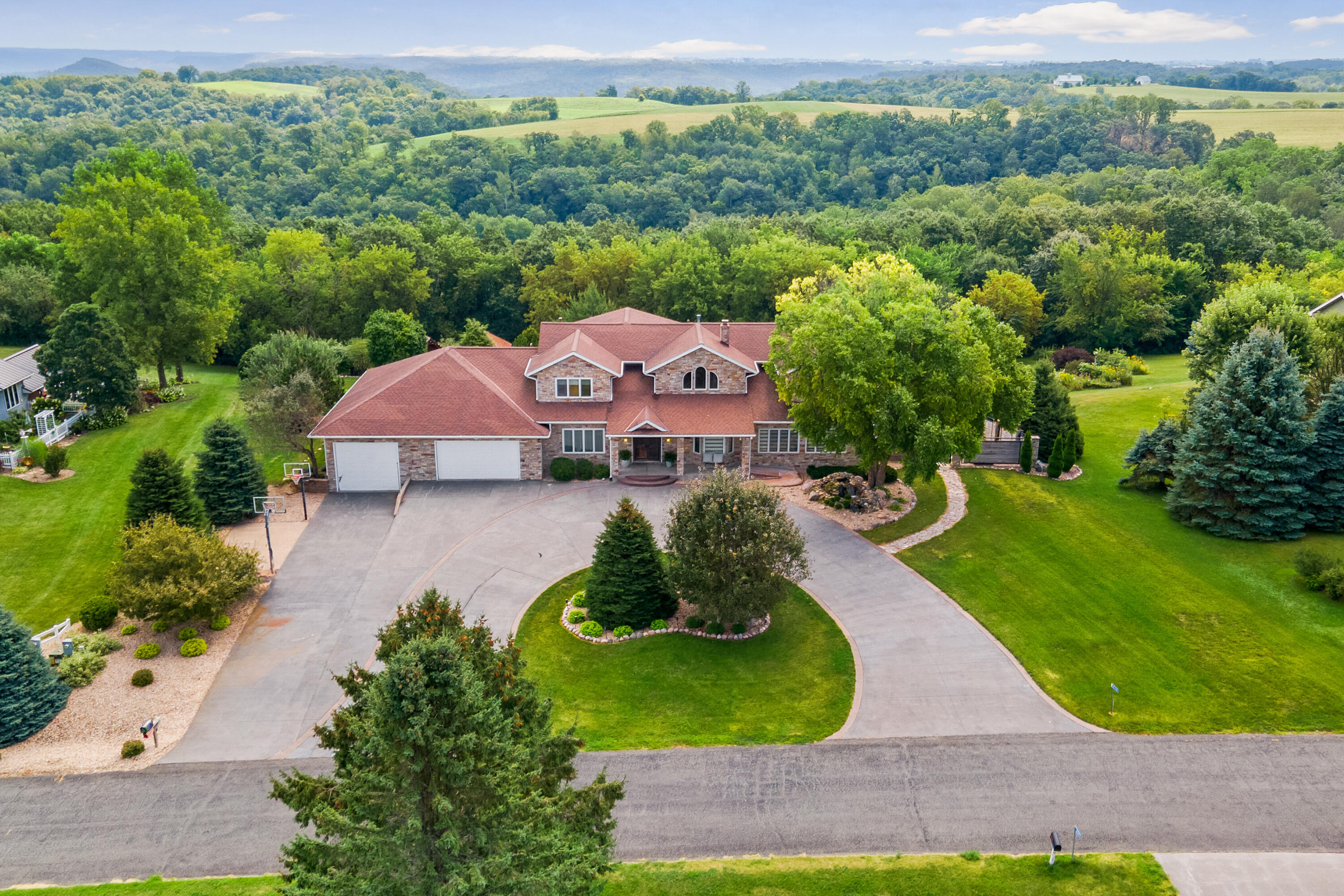 Three Town Rd, LA Crosse, WI 54601