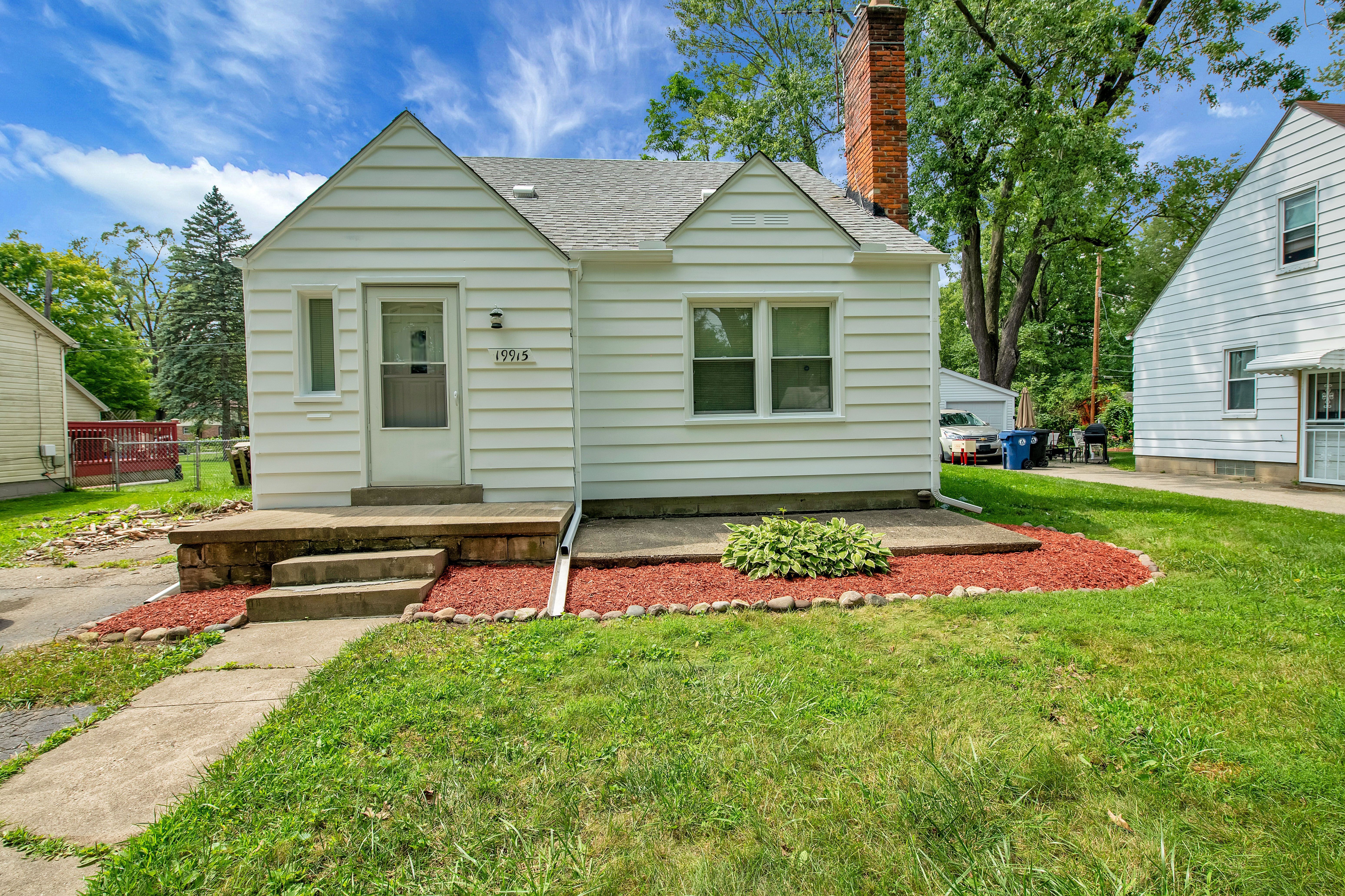 Lennane , Redford, MI 48240