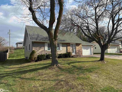 207 Ridgewood Drive, Carroll, IA, 51401 | Card Image