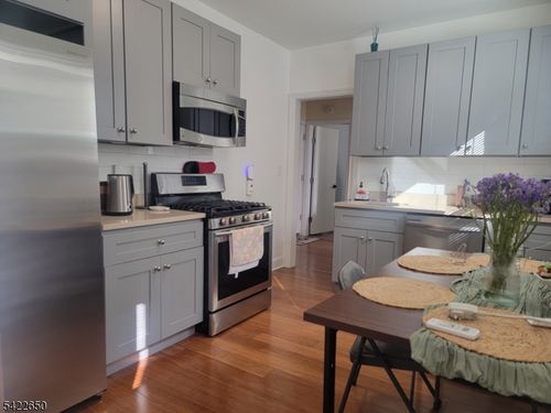 24 E Price St, Linden, NJ, 07036-3077 | Card Image