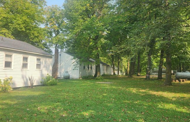 20 Winterhaven cabins lakeside.jpg | Image 21
