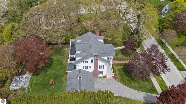 431 Michigan Ave, House other with 10 bedrooms, 7 bathrooms and null parking in Charlevoix MI | Image 82