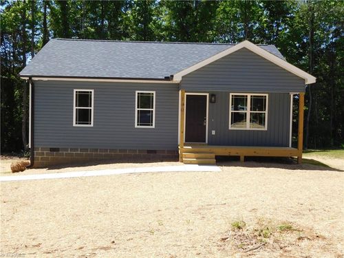 140 Crestwood Cir, High Point, NC, 27260-2686 | Card Image