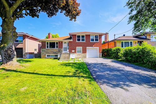 125 Connaught Ave, North York, ON, M2M1H1 | Card Image