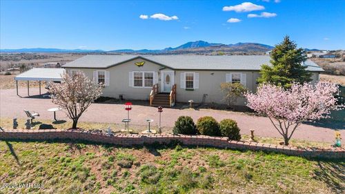 330 N Sioux Dr, Chino Valley, AZ, 86323-4216 | Card Image