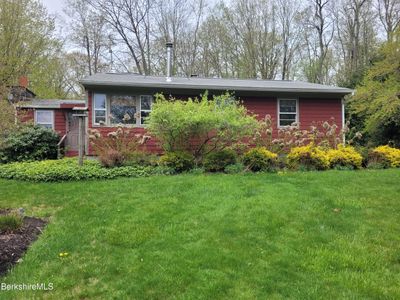 125 West St, House other with 3 bedrooms, 1 bathrooms and null parking in Sandisfield MA | Image 1