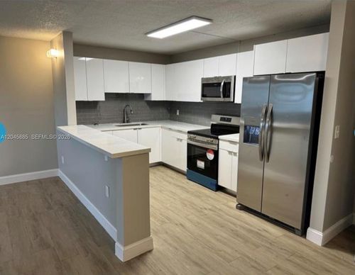 a4q-14830 Naranja Lakes Blvd, Homestead, FL, 33032-8337 | Card Image