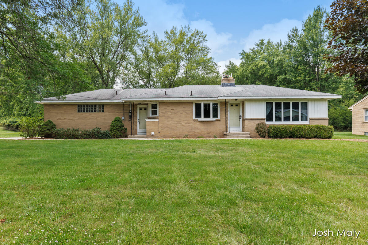 Pheasant Ave, Grand Rapids, MI 49534