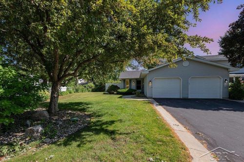 1528 Pheasant Ridge Dr, Midland, MI, 48640-2896 | Card Image