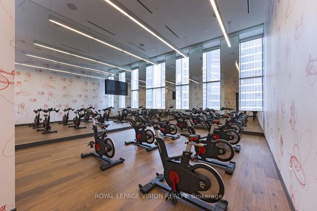 2104 - 10 York St, Condo with 2 bedrooms, 1 bathrooms and null parking in Toronto ON | Image 36