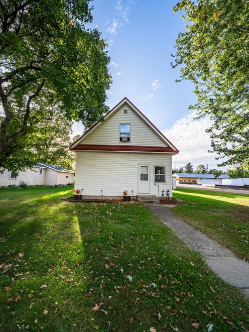 502 Degraff Ave, Swanville, MN, 56382-4405 | Card Image
