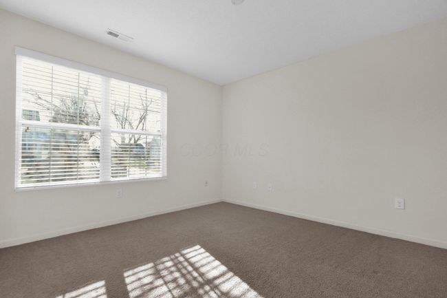 7963 Ravine Run Ln, Condo with 3 bedrooms, 3 bathrooms and null parking in Columbus OH | Image 18