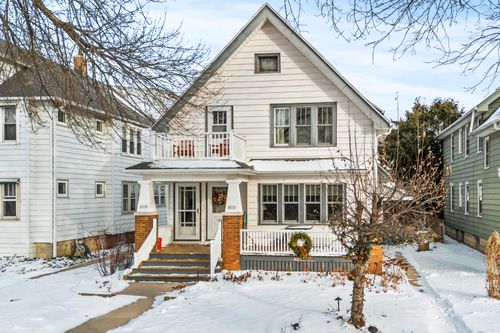 4518 N Woodburn St, Shorewood, WI, 53211-1555 | Card Image