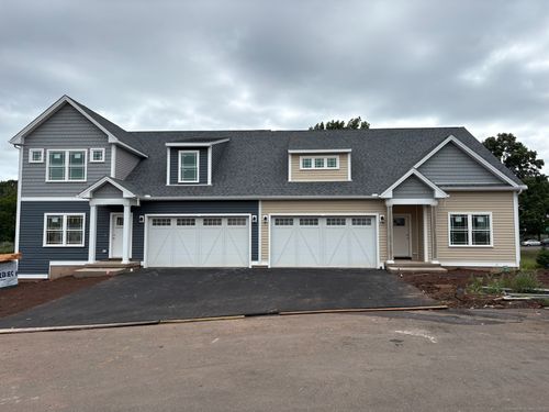 2-2 Lombard Cir, North Haven, CT, 06473-3261 | Card Image