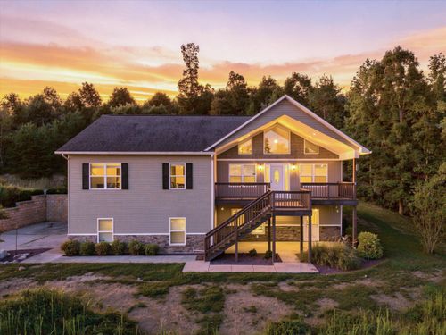 365 Meadowbrook Ln, Trenton, GA, 30752-4660 | Card Image
