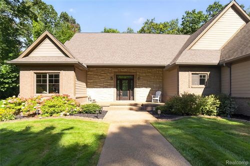 3640 Trefoil Trl, Ortonville, MI, 48462-8003 | Card Image