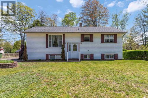 864 Carol St, Greenwood, NS, B0P1N0 | Card Image