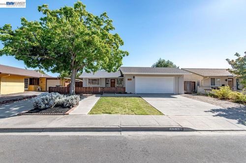 1418 Bluebell Dr, Livermore, CA, 94551-1242 | Card Image