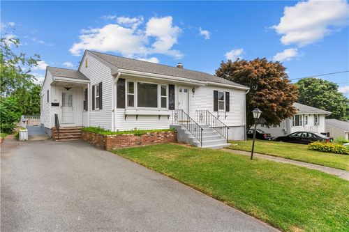 26 Doris Ave, Tiverton, RI, 02878-1609 | Card Image