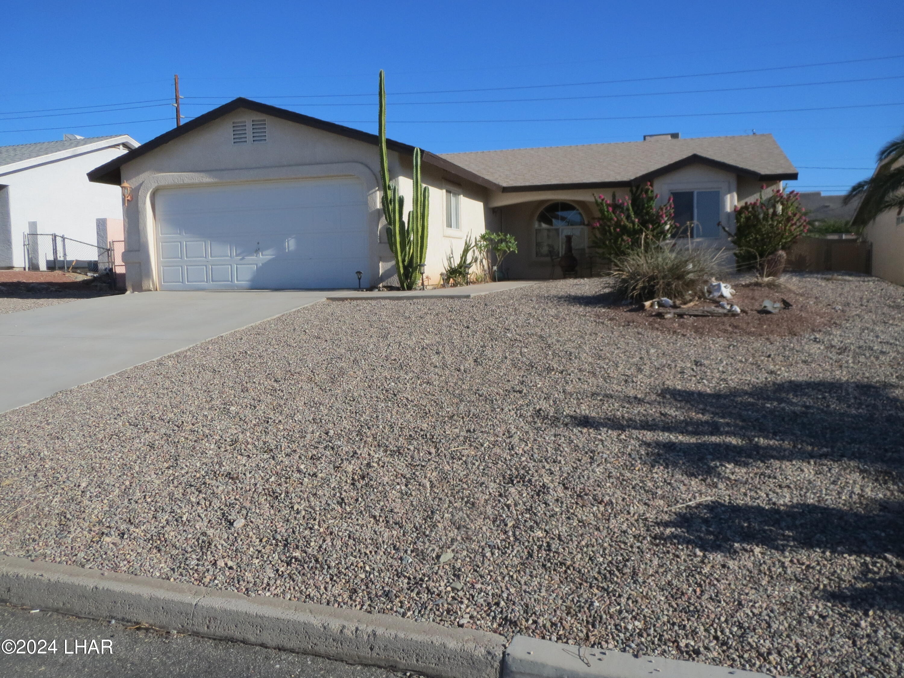 2700 Glengarry Dr, For Sale in Lake Havasu City Zoocasa