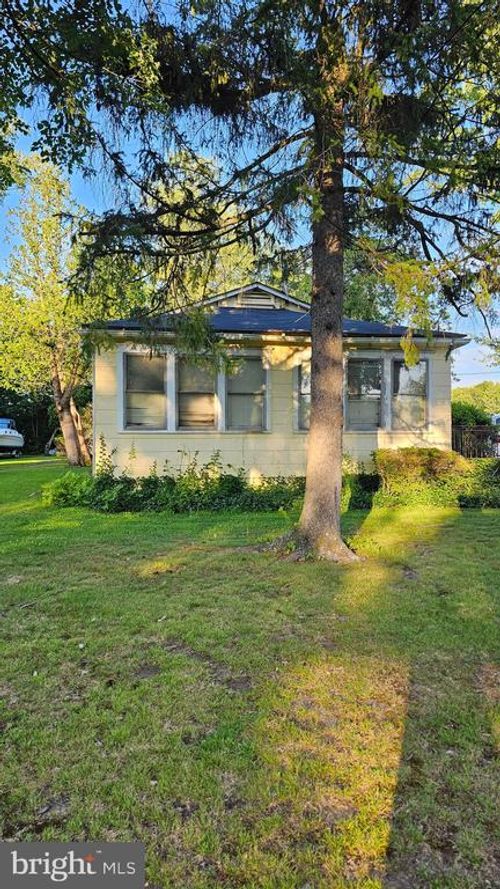 110 S Main St, Cranbury, NJ, 08512-3141 | Card Image