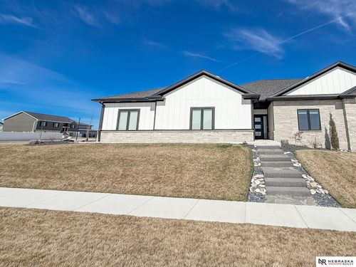 7900 Ponce Dr, Lincoln, NE, 68516-4412 | Card Image