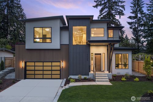 15625 Se 9th St, Bellevue, WA, 98008-4901 | Card Image