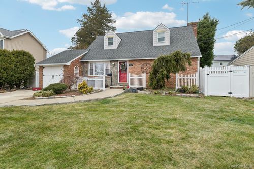 251 Hamilton Ave, Massapequa, NY, 11758-4007 | Card Image