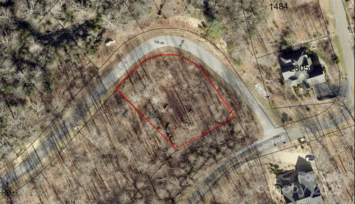 13-9999 Red Bud Cir, Hendersonville, NC, 28739 | Card Image