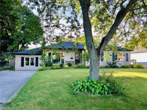lower-36 Gilbert Ave, Ancaster, ON, L9G1R4 | Card Image